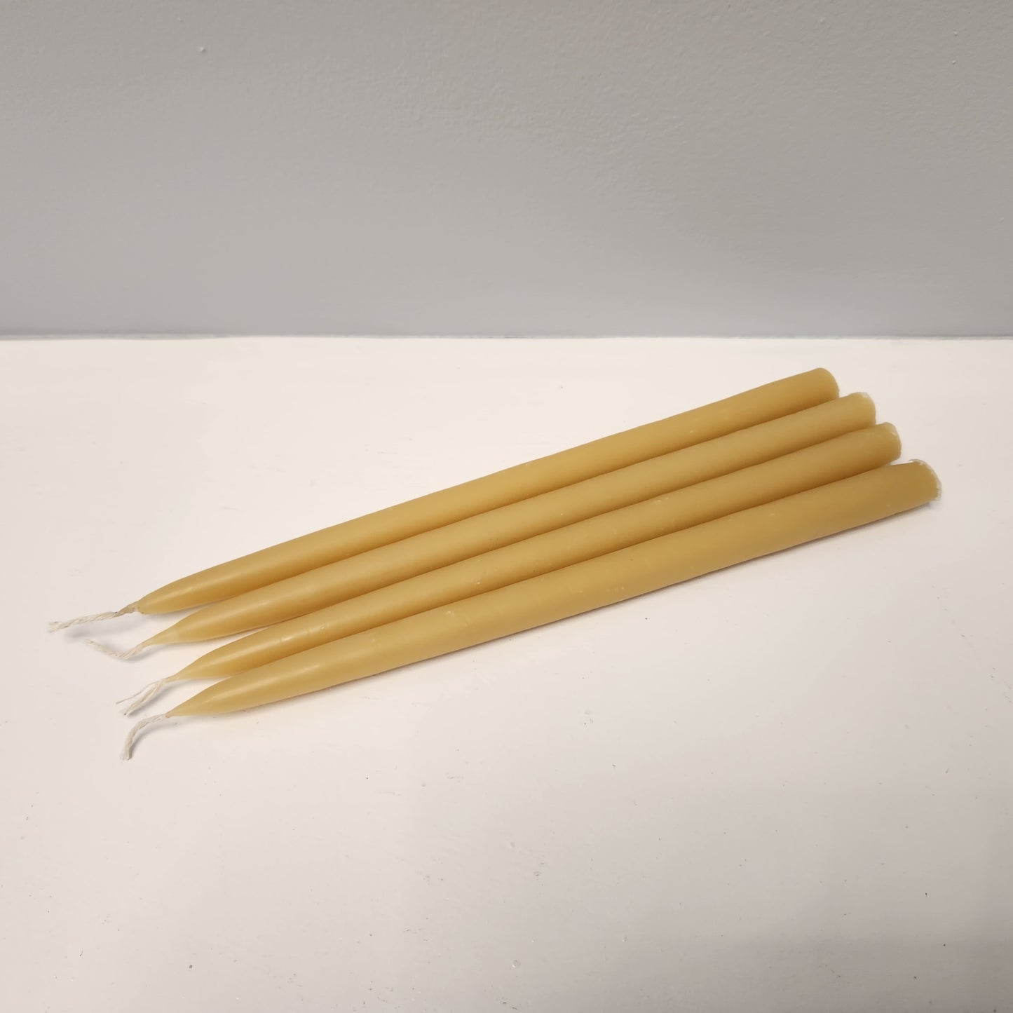 Australian Pure Beeswax Taper Candles 25cm 6+ hour burn time