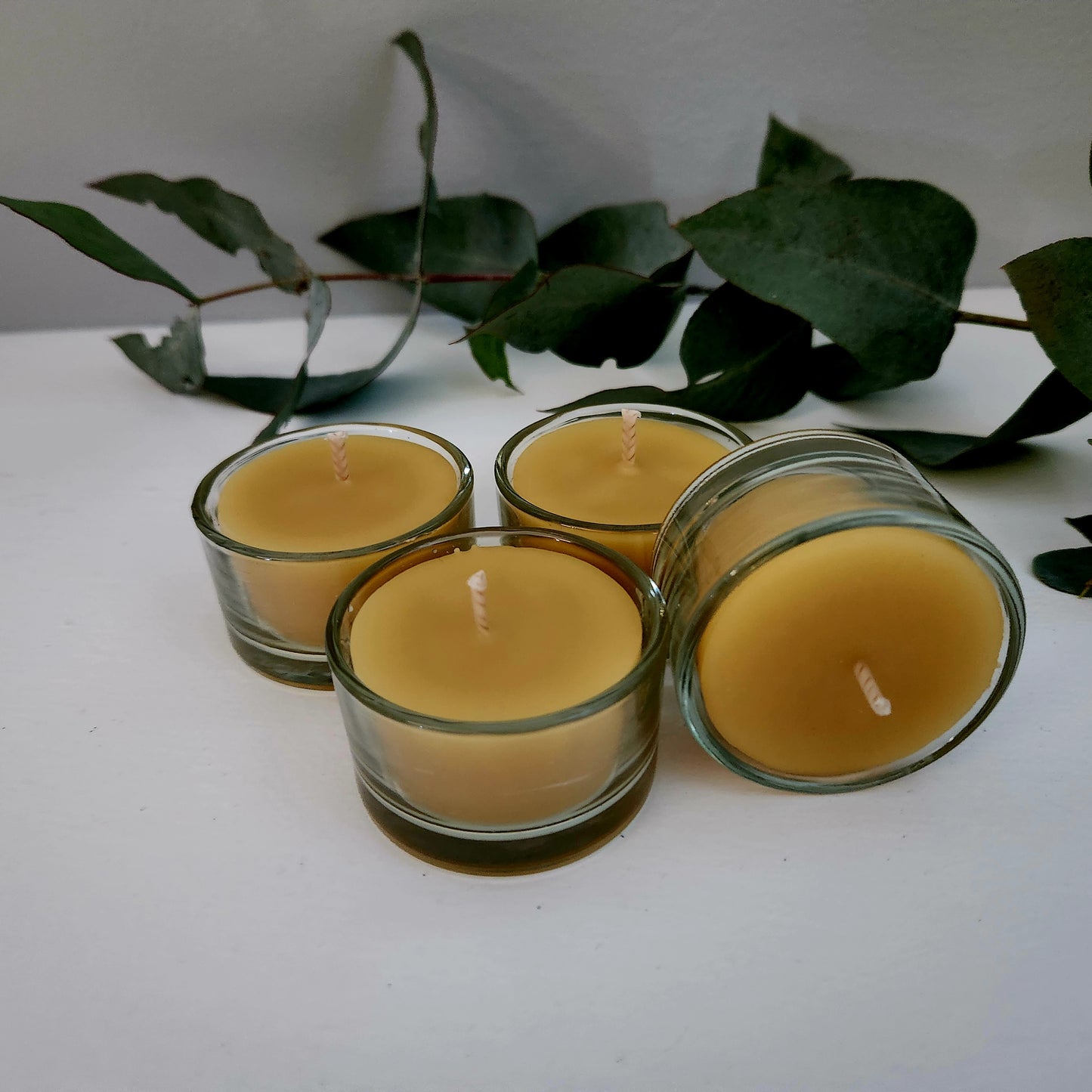 Beeswax glass container tealights